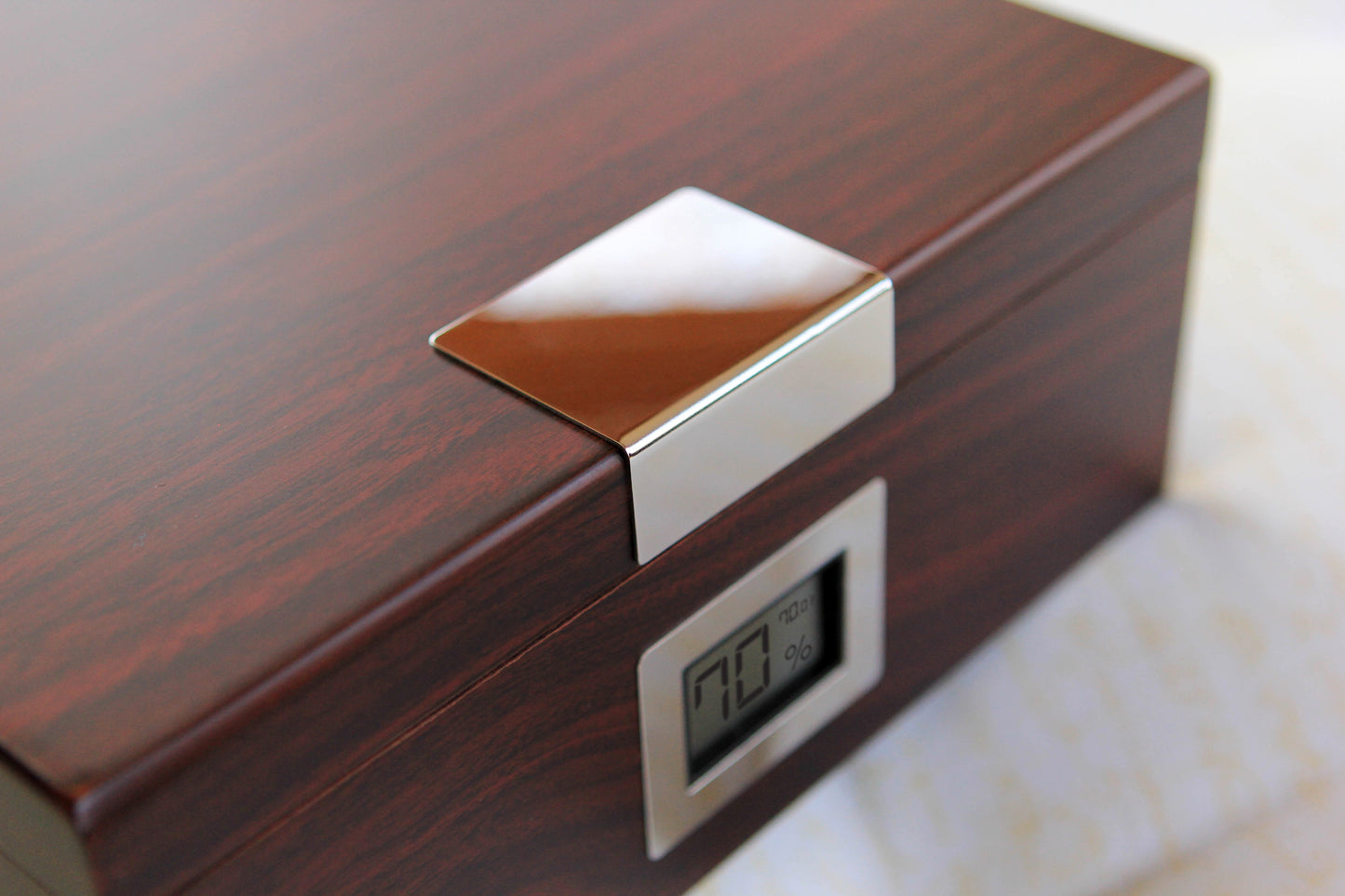 Humidor Kingston con acabado en cerezo