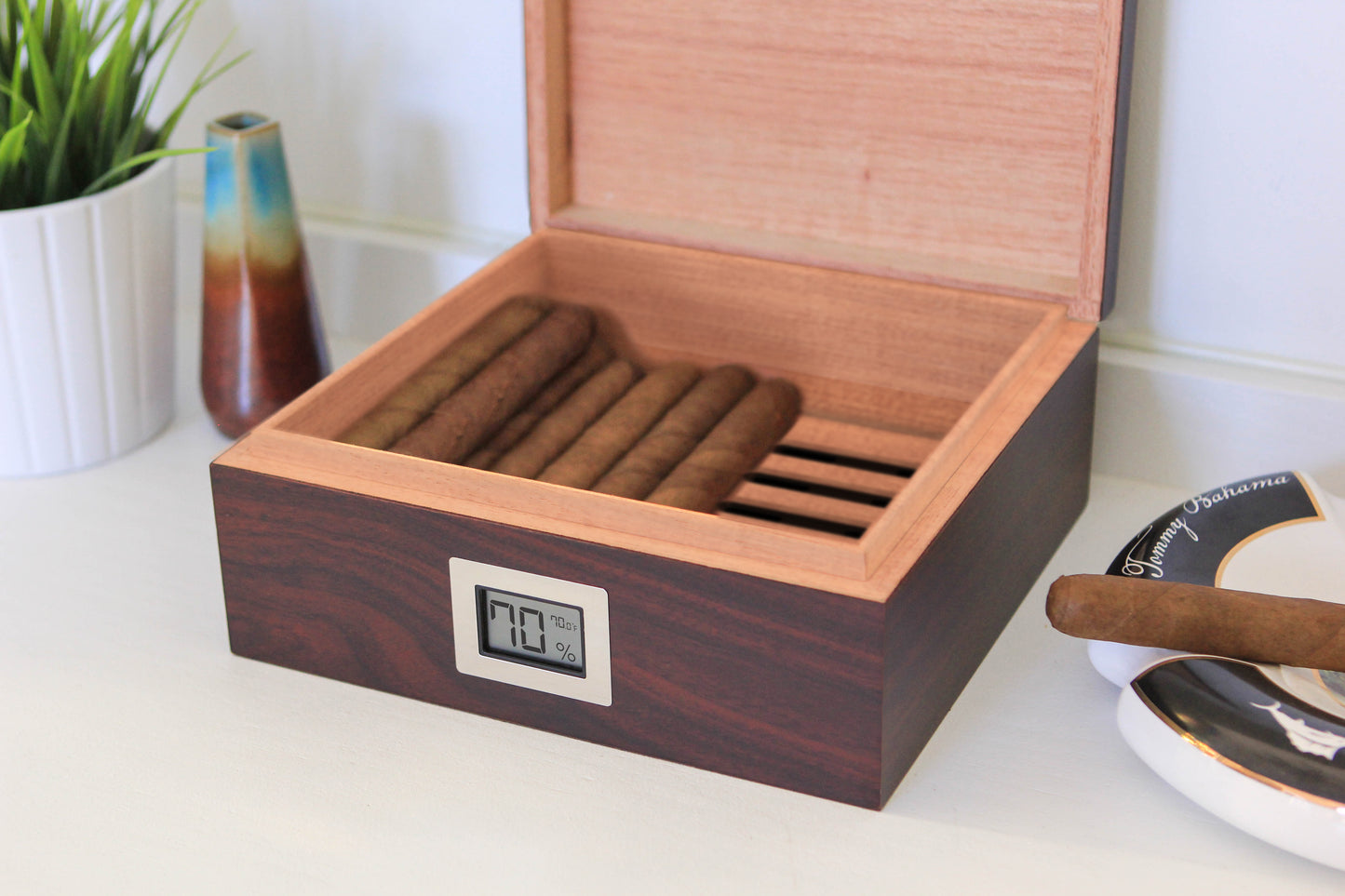 Humidor Kingston con acabado en cerezo