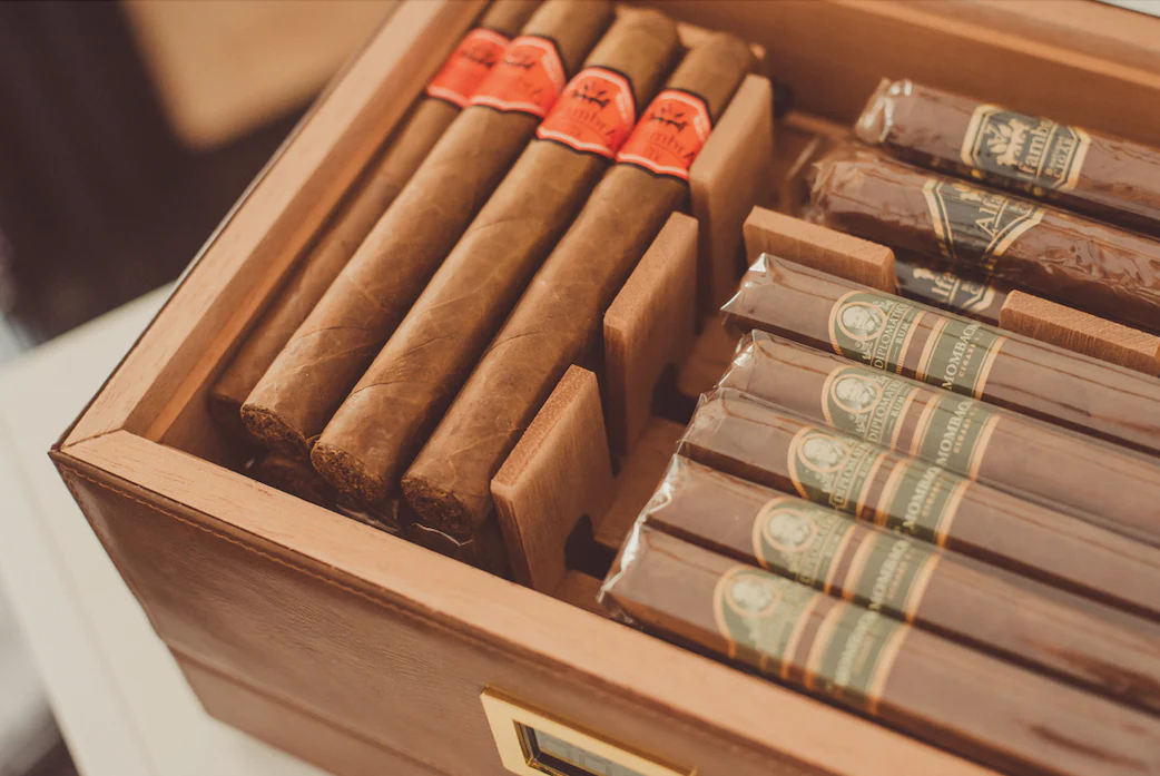 How to Organize Your Humidor: FIFO, Aging, Stacking, and More – Case  Elegance