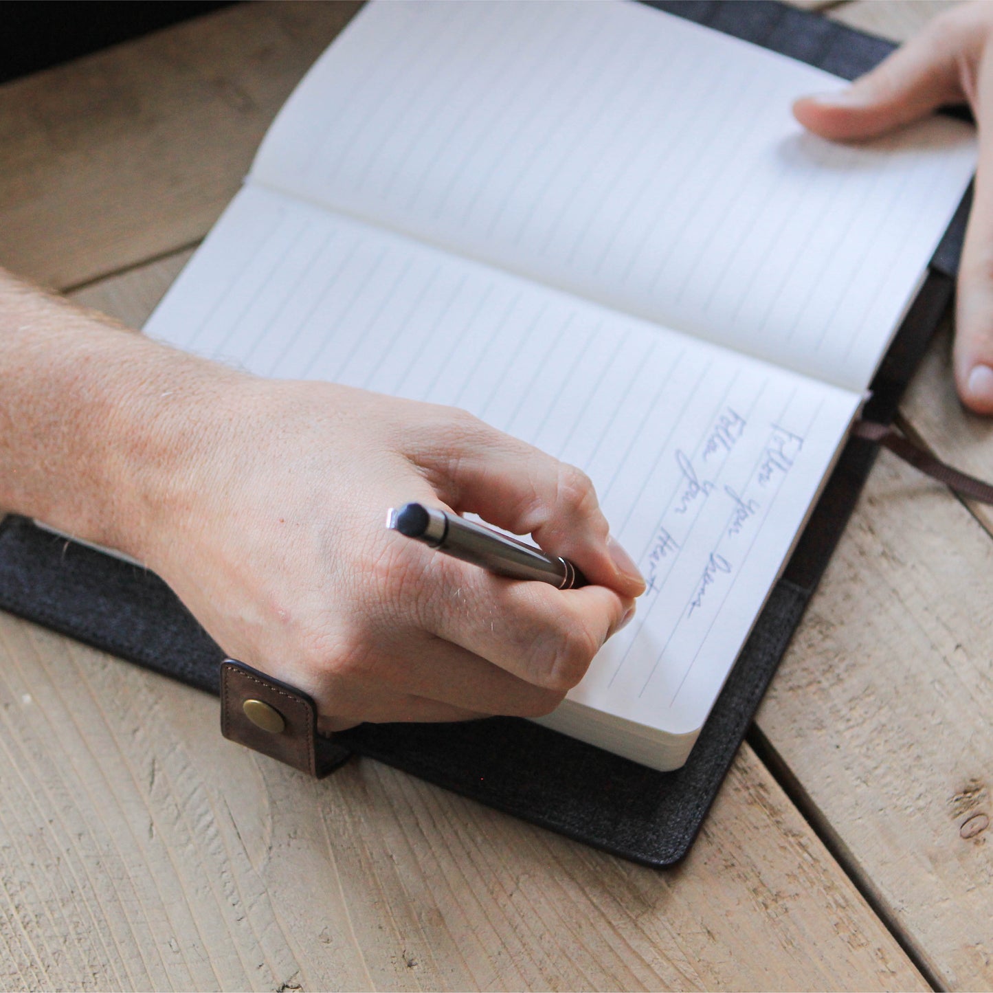 Bucksaw refillable cuero diario