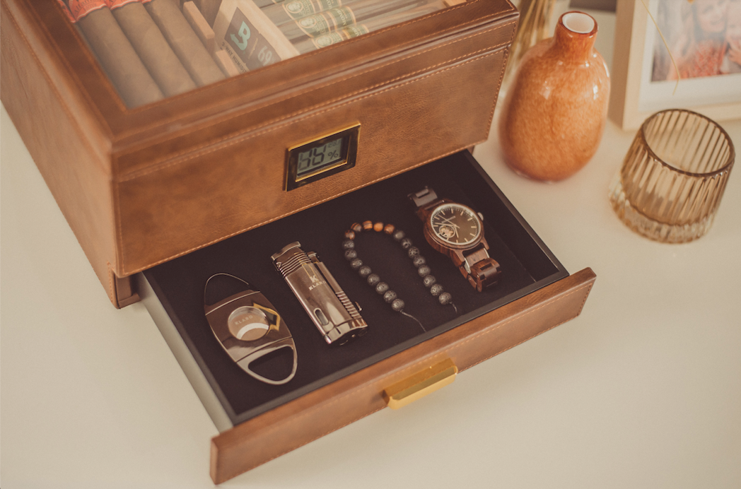 Grandfather to the Humidor: The Art of the Cigar Box – Case Elegance Grandfather to the Humidor: The Art of the Cigar Box – Case Elegance