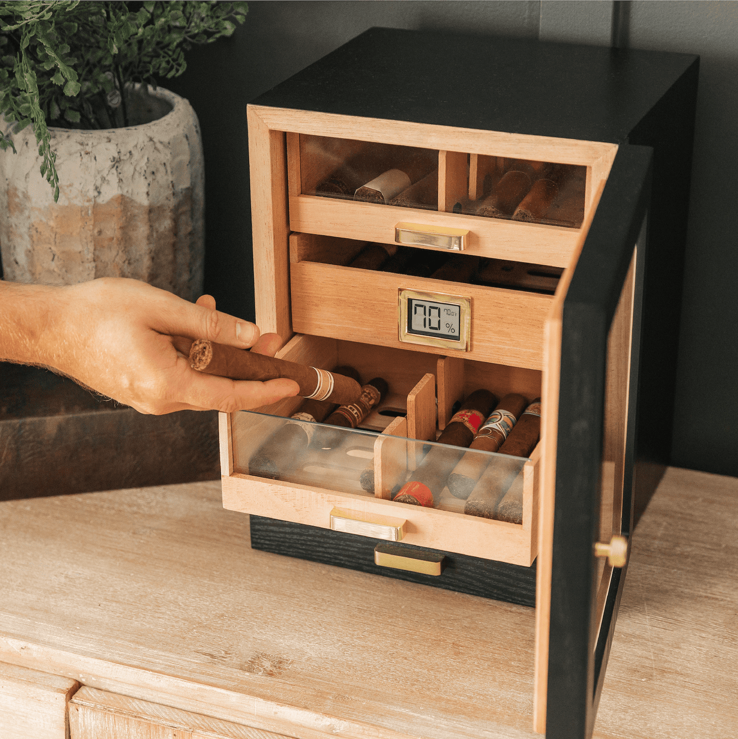 Mueble humidor Luca
