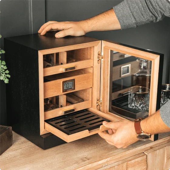 Grandfather to the Humidor: The Art of the Cigar Box – Case Elegance Grandfather to the Humidor: The Art of the Cigar Box – Case Elegance