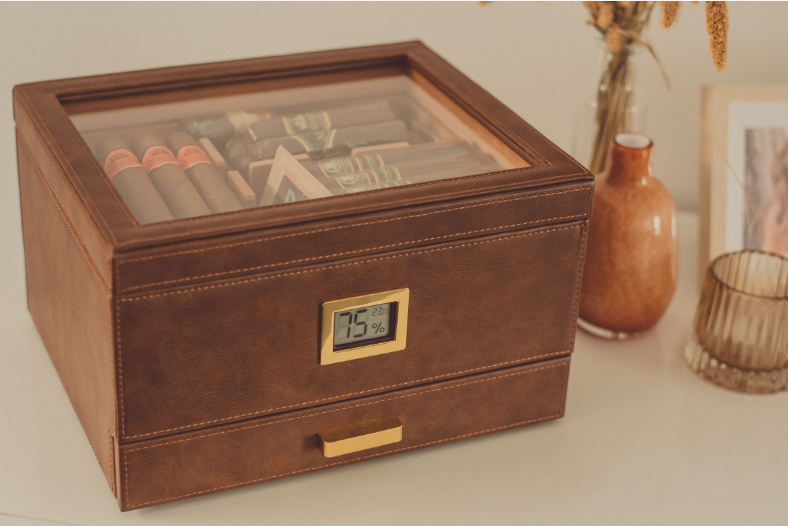 Why You Should Consider a Humidor with a Glass Top