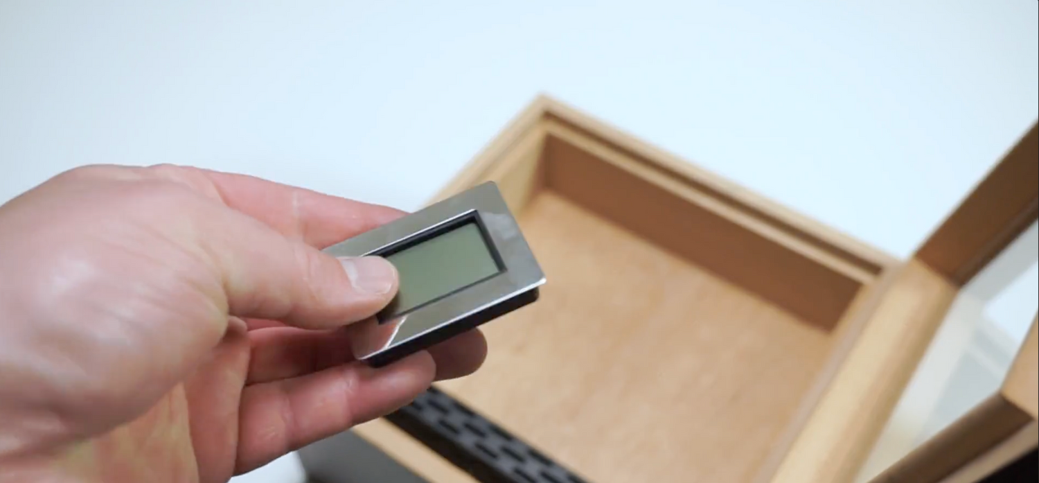 How to Change the Battery on a Klaro Hygrometer