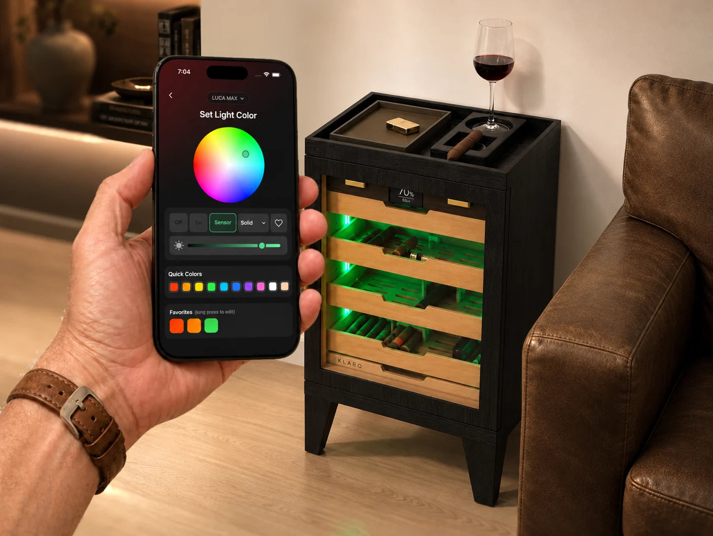 Klaro app control on the Luca Max Humidor - Black